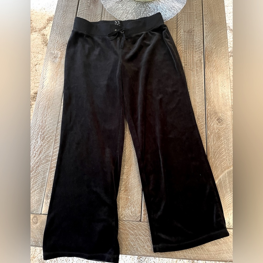 New York & Company Black Wide Leg velvet Pants size medium